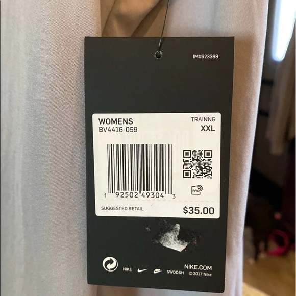 NWT Women’s Nike Training Tank Top - Picture 11 of 12